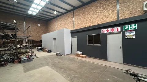 82 Amatole Road, N 4 Gateway Industrial Park Industrial Unit to let in Pretoria 242m² (1).